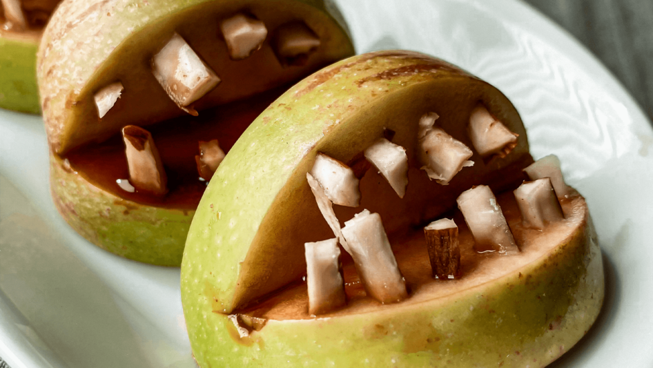 Halloween-Snacks aus Äpfeln