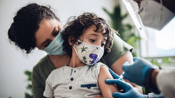 Artikel lesen Corona-Kinderimpfung für Fünf- bis Elfjährige: was Eltern dazu wissen müssen