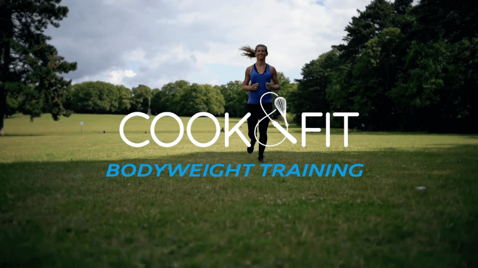 Im Video erklärt Fitnesscoach Melina die Vorteile von Bodyweight Training und zeigt fünf beispielhafte Übungen für ein abgerundetes Workout.